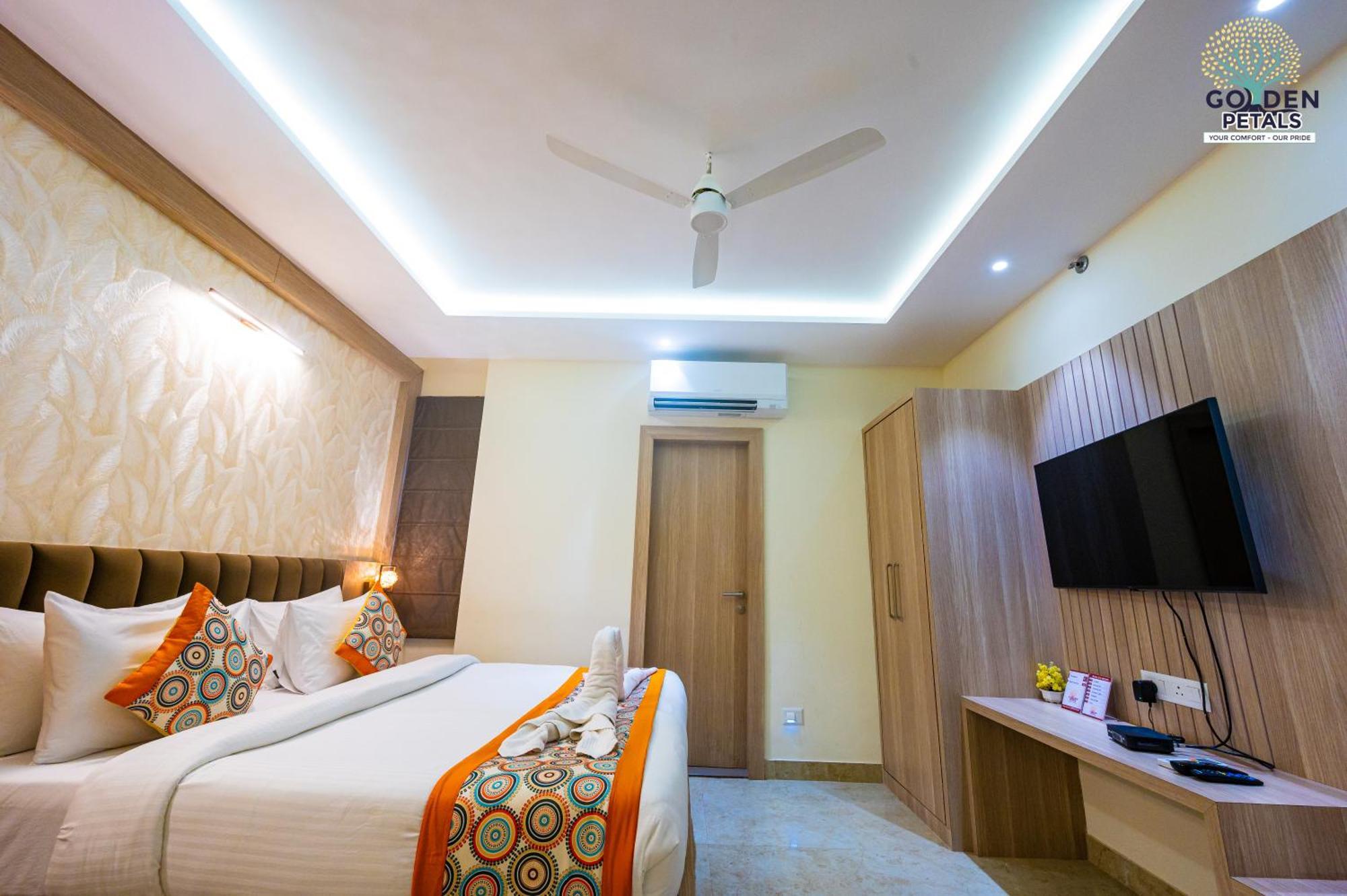 Hotel Golden Petals Βαρανάσι Εξωτερικό φωτογραφία