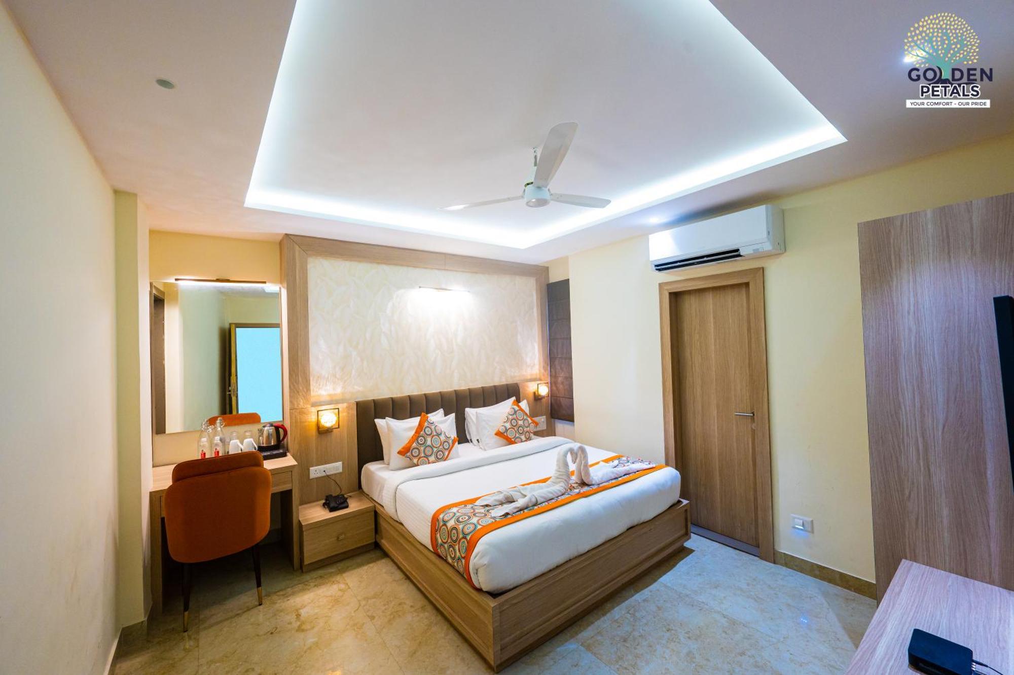 Hotel Golden Petals Βαρανάσι Εξωτερικό φωτογραφία