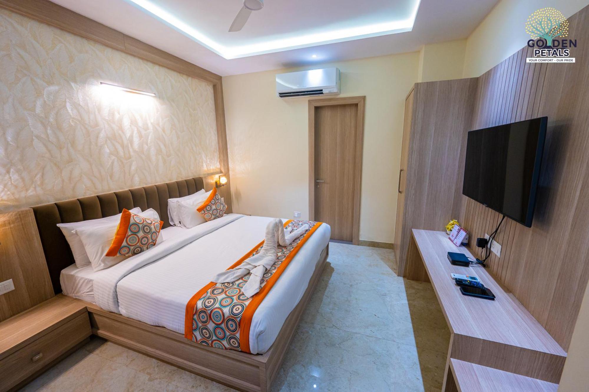 Hotel Golden Petals Βαρανάσι Εξωτερικό φωτογραφία