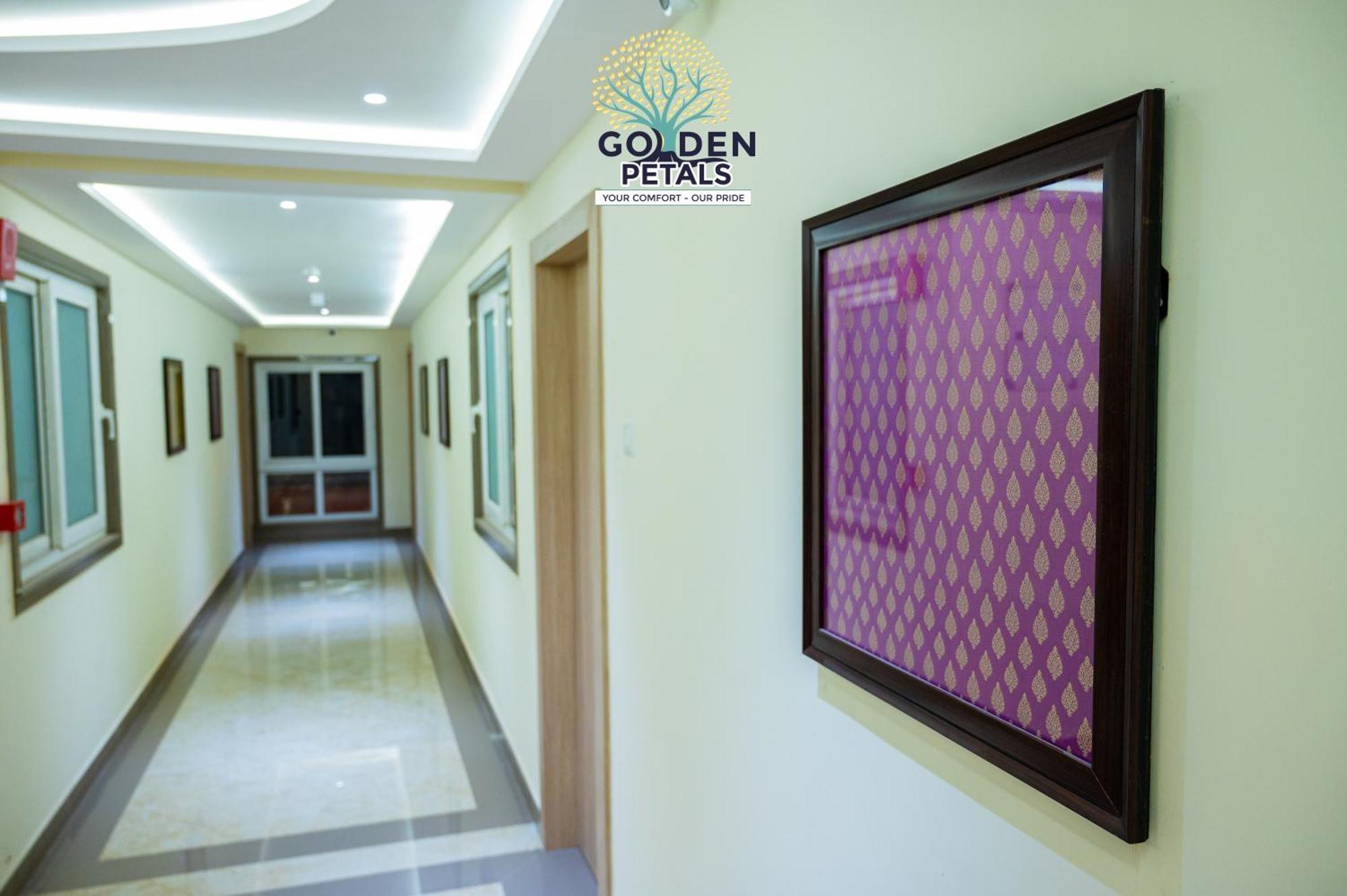 Hotel Golden Petals Βαρανάσι Εξωτερικό φωτογραφία