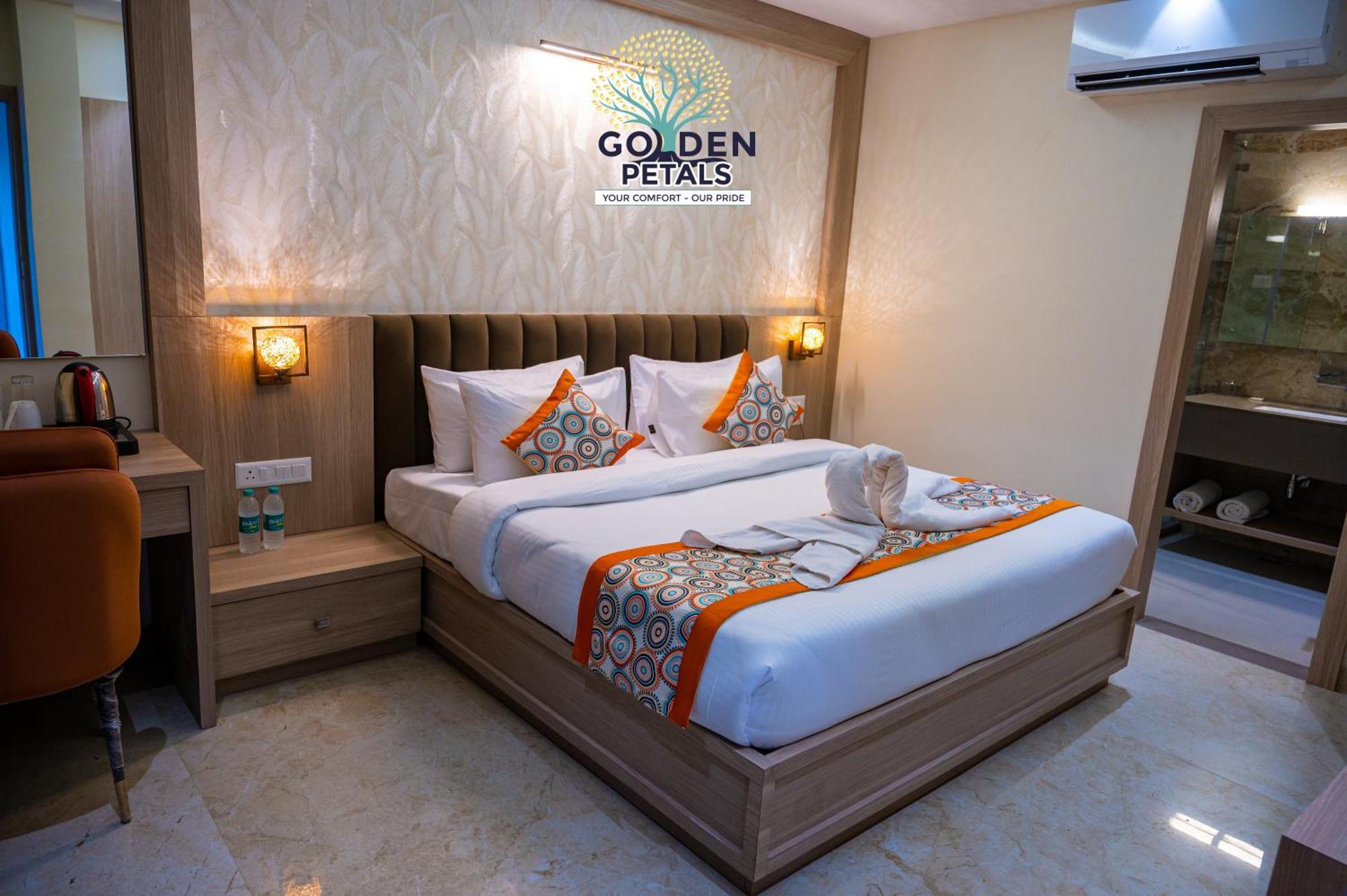Hotel Golden Petals Βαρανάσι Εξωτερικό φωτογραφία