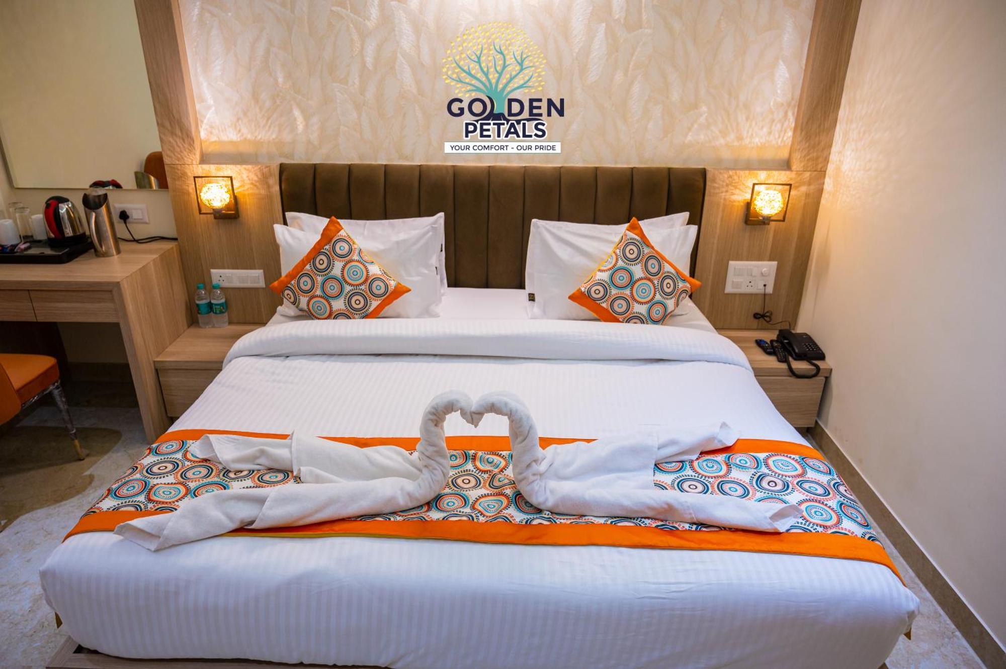 Hotel Golden Petals Βαρανάσι Εξωτερικό φωτογραφία